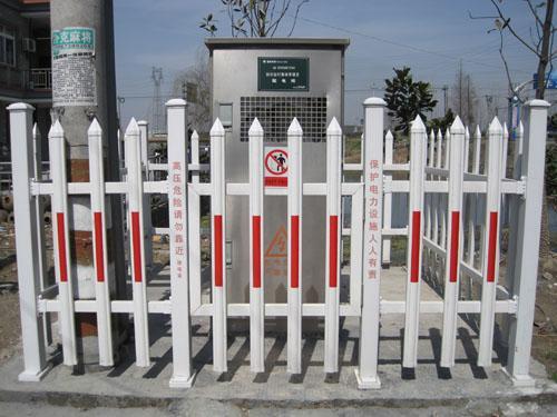 生產(chǎn)塑鋼護(hù)欄,電力塑鋼護(hù)欄,變壓器護(hù)欄/廠家/價格/型號/特點/優(yōu)點